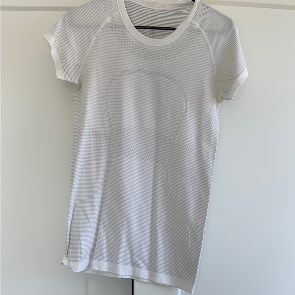 Lululemon Athletica White Fitted Crew Neck T-Shirt